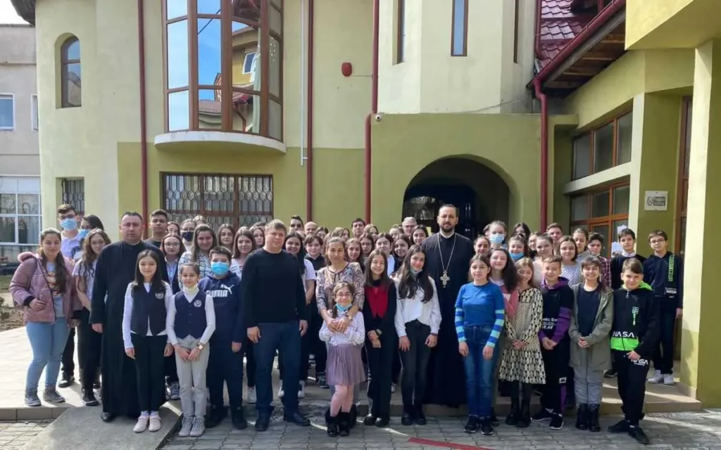 Arhiepiscopia Târgoviştei îşi premiază elevii olimpici