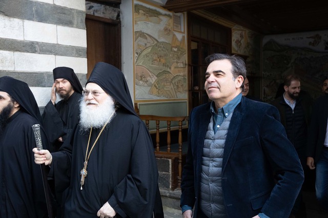 Η επίσκεψη του Μαργαρίτη Σχοινά στην Ι.Μ.Μ. Βατοπαιδίου (ΒΙΝΤΕΟ)