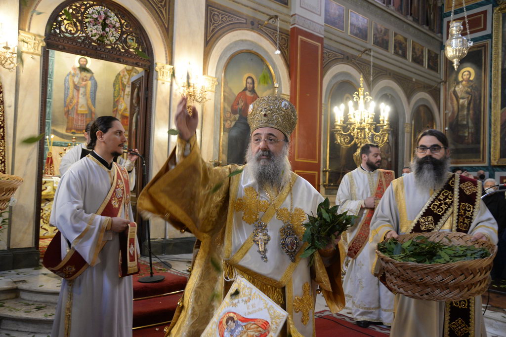 Πατρών Χρυσόστομος: «Μέγα Σάββατο και λαμπροτέρα ξεχύνεται η Αναστάσιμη φλόγα από τις καρδιές των ανθρώπων»