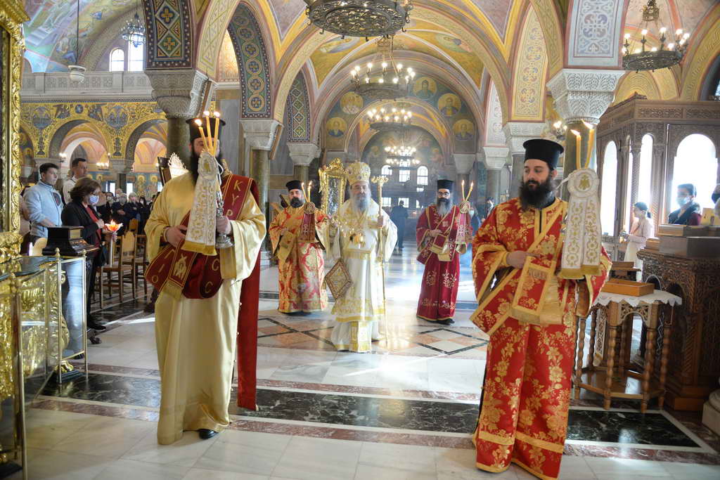 ΠΑΤΡΑ: Συγκίνηση για την αθρόα συμμετοχή του λαού στις εορτές του Πάσχα