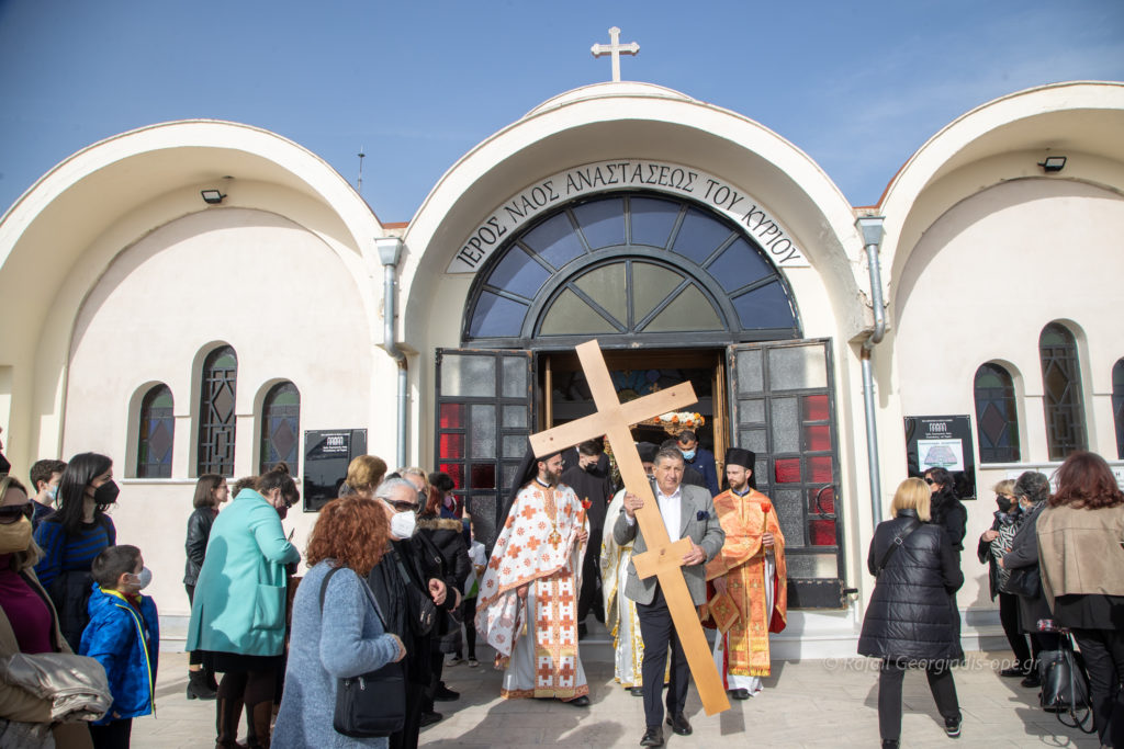 Θεσσαλονίκη: Περιφορά Επιταφίου στον Κοιμητηριακό Ναό της Αναστάσεως