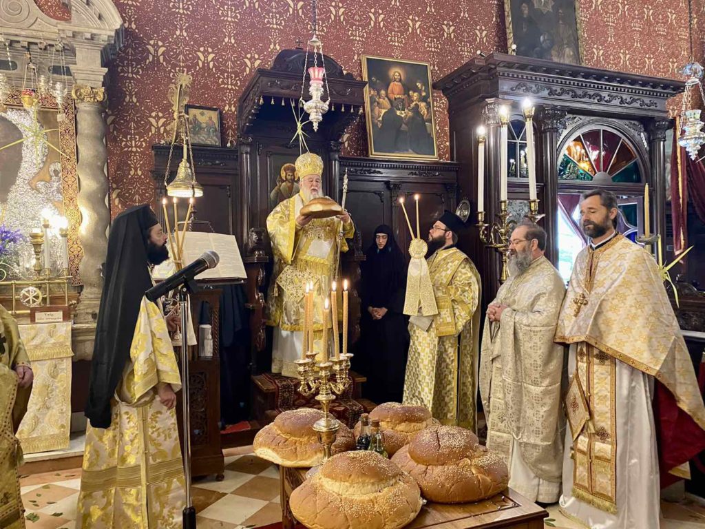 Κερκύρας Νεκτάριος: Να συμπορευτούμε στον δρόμο του Γολγοθά και της Ανάστασης