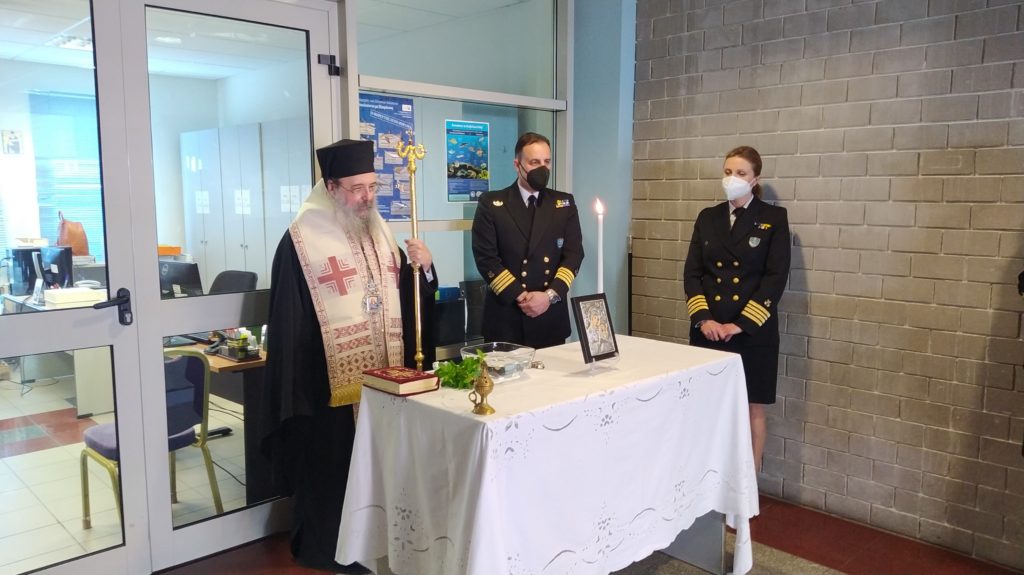 Αγιασμός από τον Μητροπολίτη Πατρών στο Κεντρικό Λιμεναρχείο Πατρών