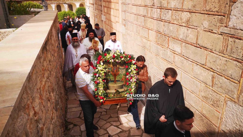 Η περιφορά της Θαυματουργής εικόνας της Ζωοδόχου Πηγής στην Αγ. Μονή στο Ναύπλιο