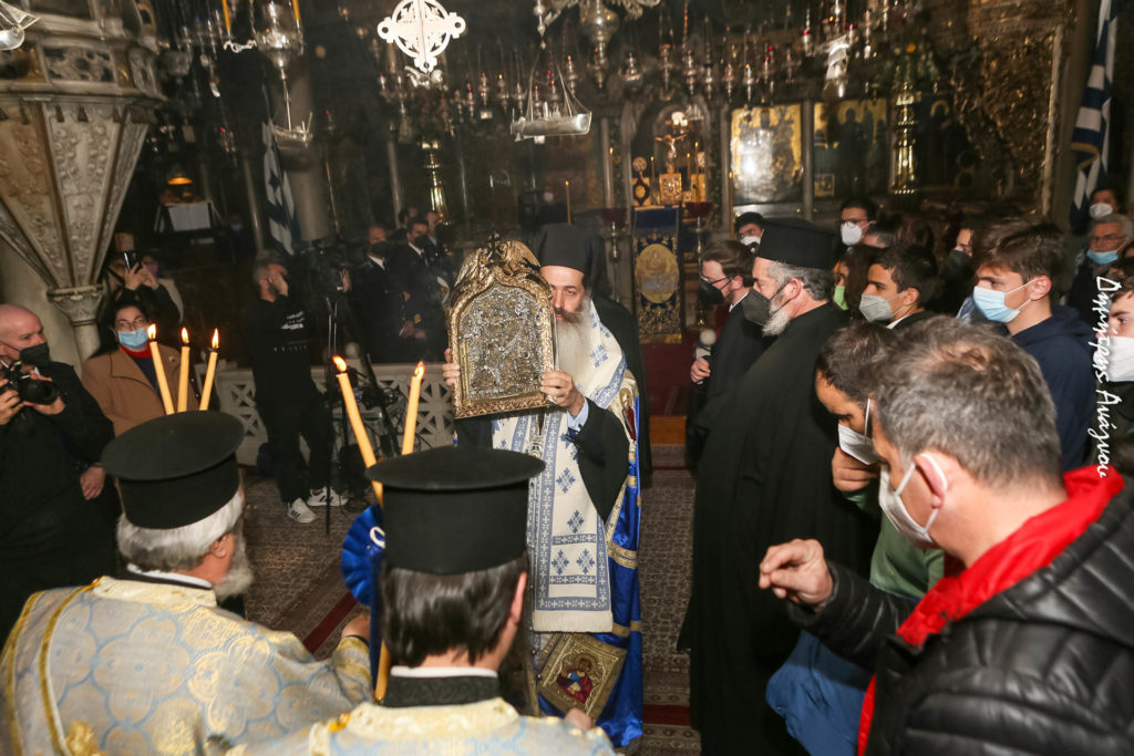 Φθιώτιδος Συμεών: «Να αφήσουμε την Παναγία να κάνει κουμάντο στην ζωή μας»