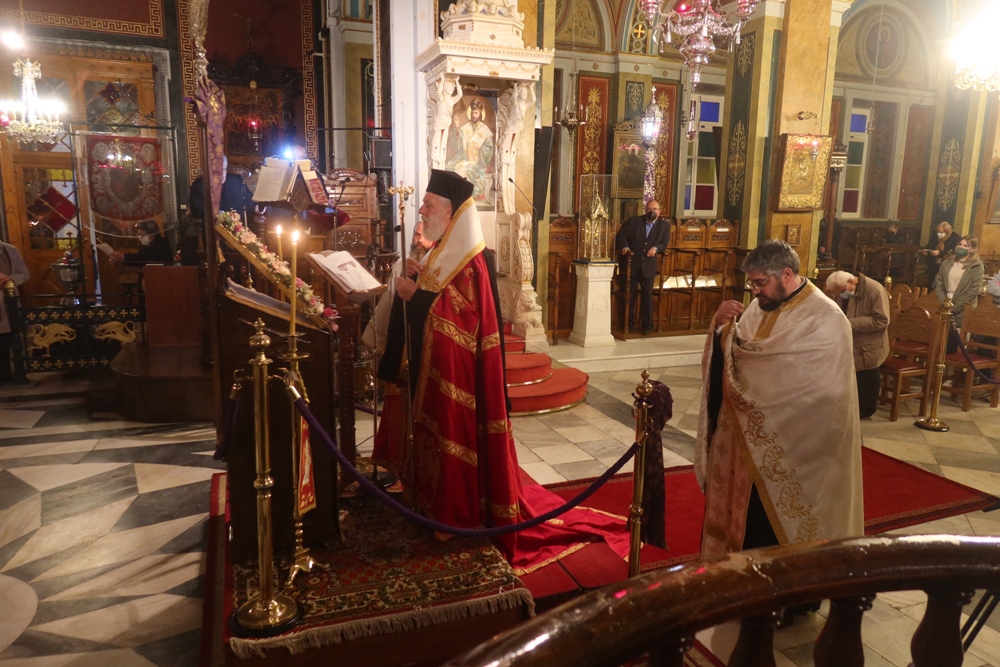 Μητροπολίτης Σύρου: Παναγία – Αναγέννηση, ανόρθωση, σωτηρία