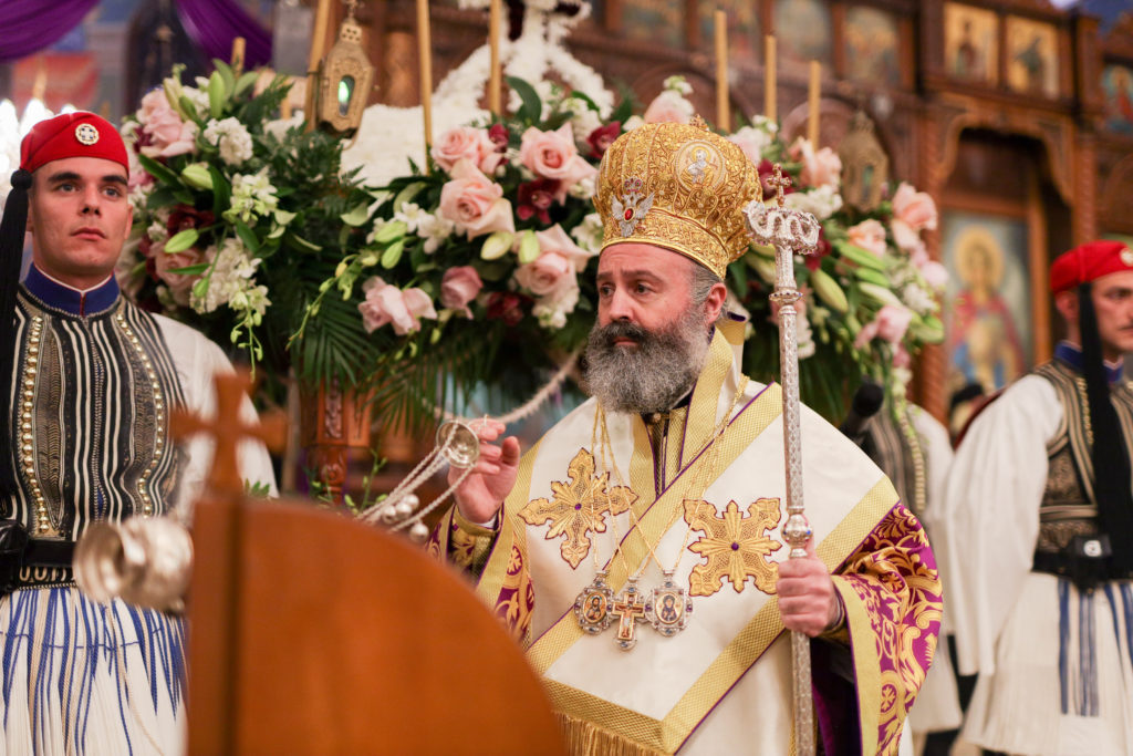 Οι Εύζωνες σήκωσαν τον Επιτάφιο στη Μελβούρνη (ΦΩΤΟ)