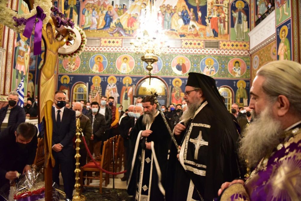Η Ακολουθία των Αγίων Παθών στον Ι.Μ. Ναό Αγ. Αχιλλίου Λαρίσης