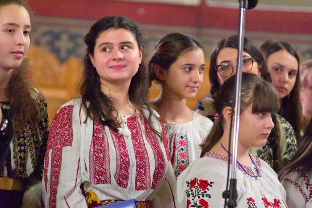 Catedrala Națională: Corul de copii al unei parohii argeșene donează pentru mozaicul Sf. Dimitrie cel Nou