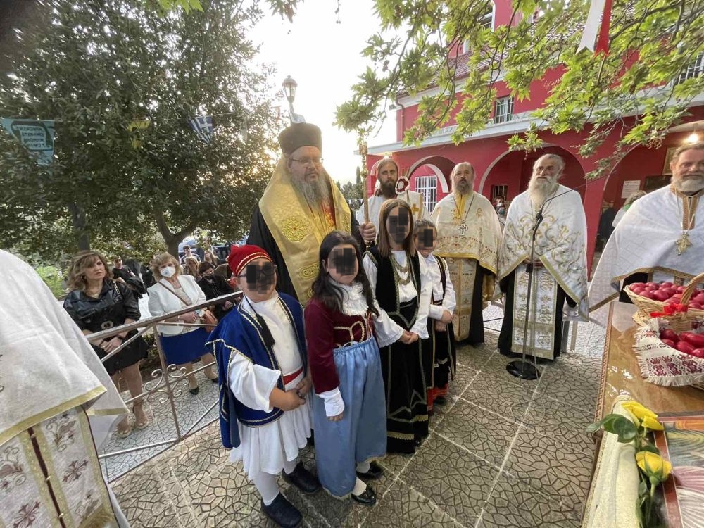 Λαρίσης Ιερώνυμος: Η Παναγίας ως Ζωοδόχος Πηγή απεργάζεται θαύματα φιλανθρώπως