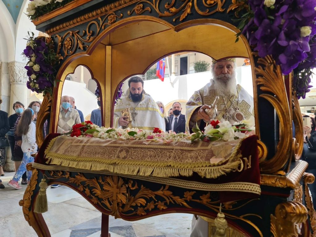 Ο Εσπερινός της Αποκαθήλωσης στον Καθεδρικό Ναό Ύδρας