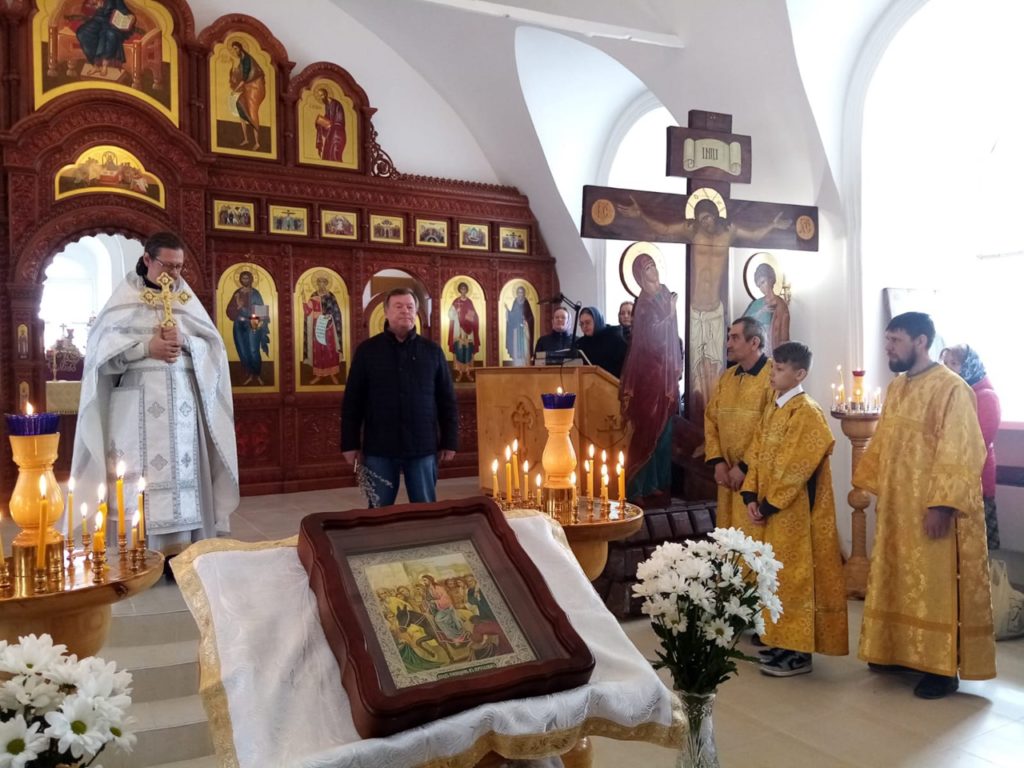Члены Курганского отделения ИППО приняли участие в первой после реставрационных работ Божественной литургии в храме в честь Преображения Господня села Батурино