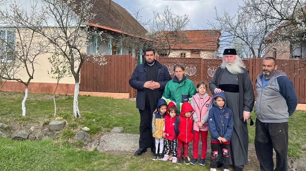 Mitropolitul Ioan a oferit o casă pentru o familie cu cinci copii