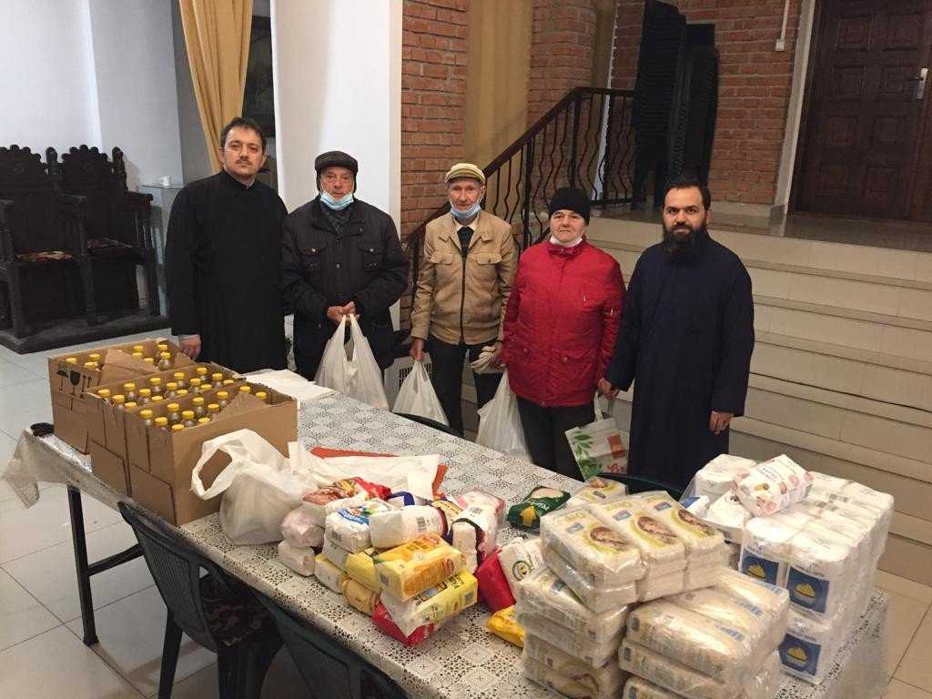 Parohia Iancu Vechi-Mătăsari oferă ajutoare la peste 120 de familii cu posibilități materiale reduse