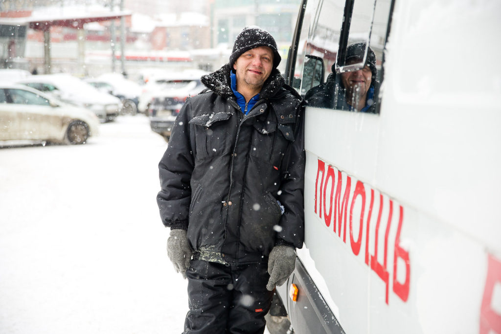 Ξενάγηση στο εκκλησιαστικό καταφύγιο αστέγων «Θερμό καλωσόρισμα»