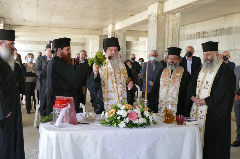 Κατάθεση θεμέλιου λίθου από τον Μητροπολίτη Λεμεσού
