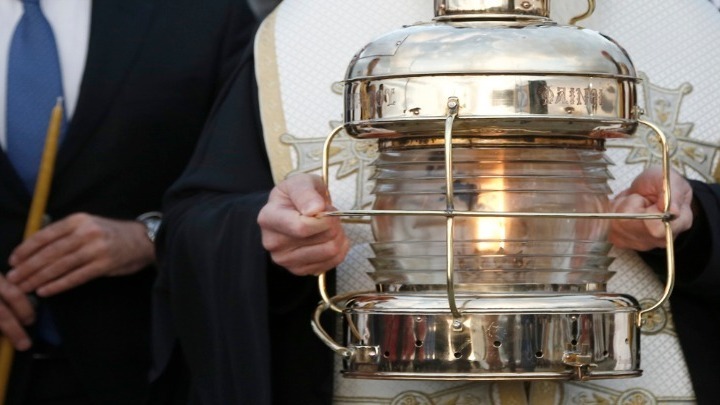 Άγιο Φως: Έτσι θα «ταξιδέψει» το Μεγάλο Σάββατο σε 8 ελληνικά νησιά