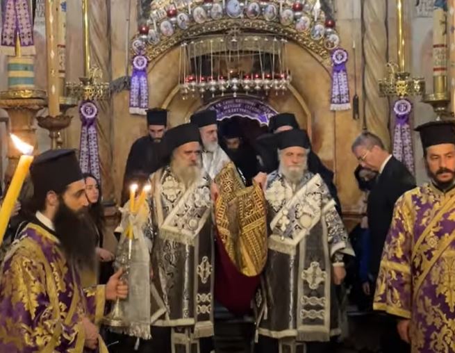 Η Ακολουθία του Επιταφίου στον Πανίερο Ναό της Αναστάσεως (ΒΙΝΤΕΟ)