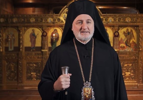 Αρχιεπίσκοπος Αμερικής: «Να μεταλαμπαδεύσουμε το Φως του Αναστάντος Χριστού»