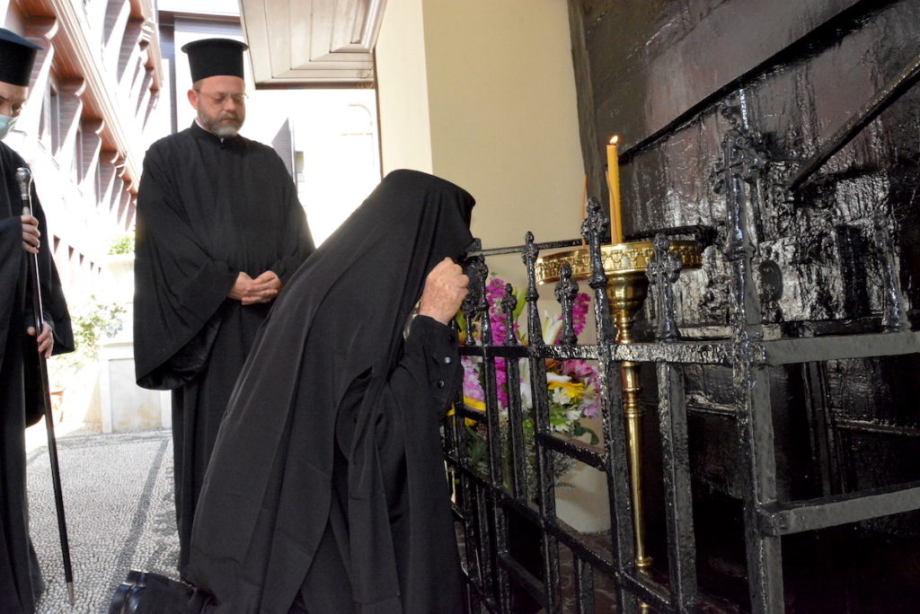 Ecumenical Patriarch Bartholomew I officiates at annual memorial at ‘Closed Gate’ for martyred Patriarch Gregory V
