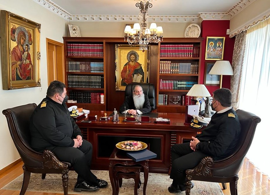 Επίσκεψη του απερχόμενου και του νέου Λιμενάρχη Πειραιά στον Μητροπολίτη Πειραιώς