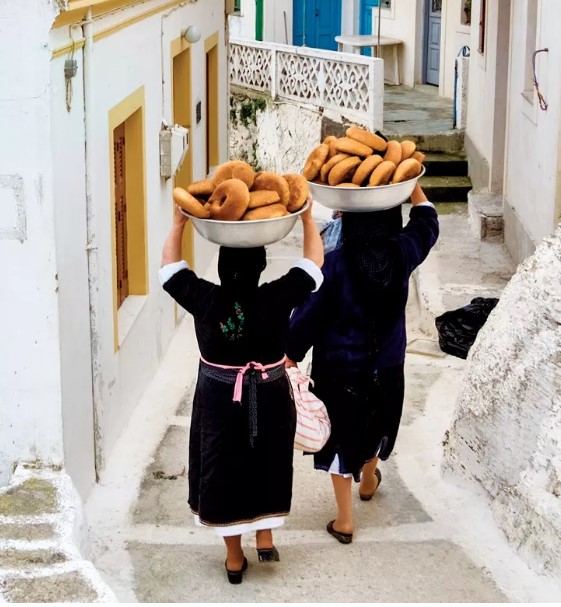 Τα μοσχομυριστά Σταυροκούλουρα της Καρπάθου