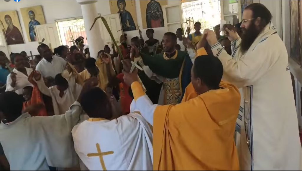 Μια εικόνα, χίλιες λέξεις! Κυριακή των Βαΐων στη Νότια Μαδαγασκάρη (βίντεο)