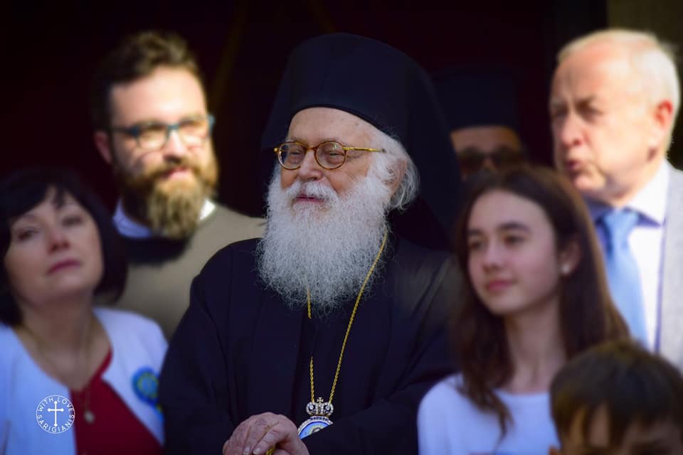 Αρχιεπίσκοπος Αλβανίας προς Ουκρανούς πρόσφυγες: “Η αγάπη είναι πιο δυνατή και θα νικήσει” – Μήνυμα ελπίδας από το Δυρράχιο