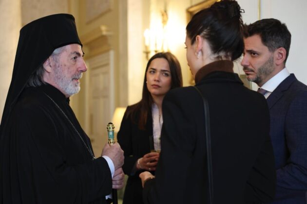 Στην Ντάουνινγκ Στριτ ο Αρχιεπίσκοπος Θυατείρων