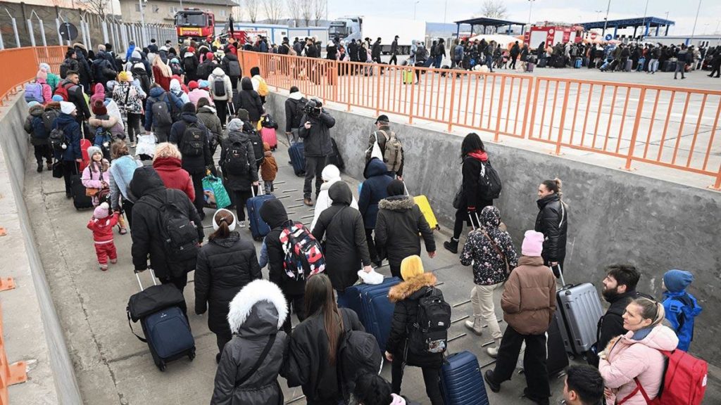 Η Εκκλησία γίνεται άγκυρα ελπίδας για τους πρόσφυγες το φετινό Πάσχα