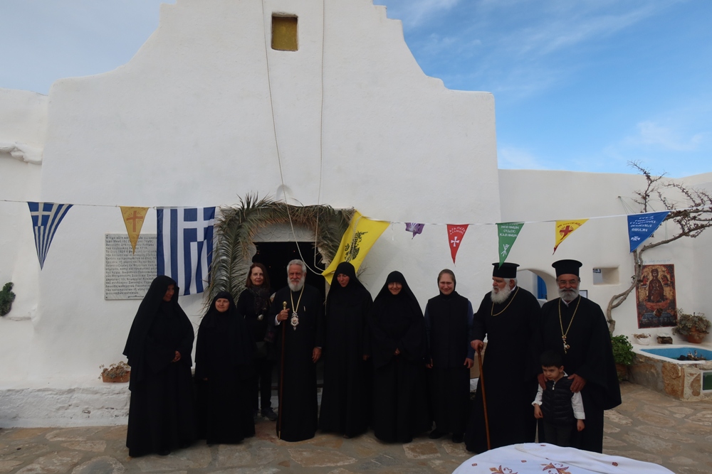 Η Παναγία Ζωοδόχος Πηγή τιμήθηκε στη Σίκινο και την Άνδρο