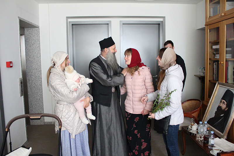 Παρουσία προσφύγων από την Ουκρανία η Θεία Λειτουργία στο Ζάγκρεμπ