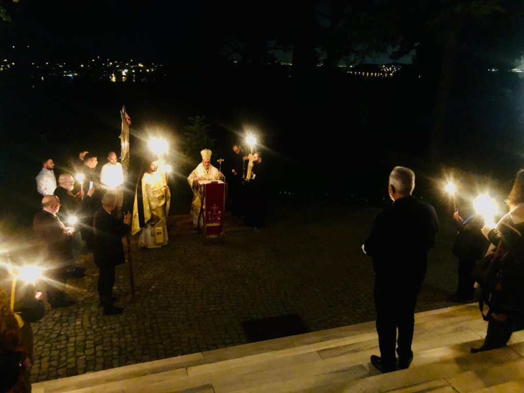 Με προσκυνητές από την Ελλάδα η Ανάσταση στη Θεολογική Σχολή της Χάλκης