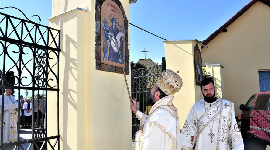 PS Lucian a binecuvântat biserica-necropolă din Caransebeș după încheierea lucrărilor de renovare