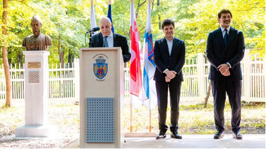 București și Tbilisi devin orașe înfrățite. Cei doi primari au dezvelit la București statuia poetului Rustaveli
