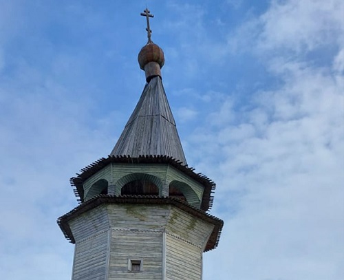 Добровольцы приступили к восстановлению первого в этом году храма в Карелии