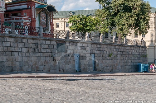 Подпорную стену собора Василия Блаженного отреставрируют