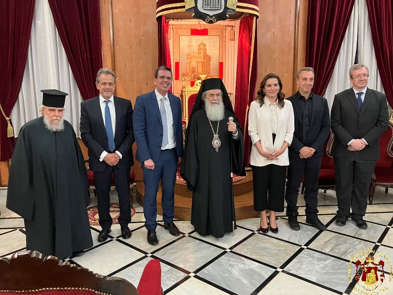 Συνάντηση Πατριάρχη Ιεροσολύμων-Ελλήνων βουλευτών με επίκεντρο τις ταραχές στην Αγία Πόλη