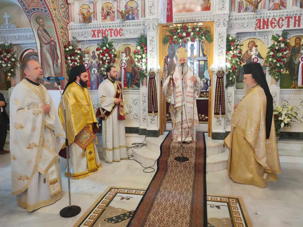 Ο Μητροπολίτης Ύδρας στον Ι.Ν.Αγ. Μυροφόρων και Νικοδήμου στο Ίλιον