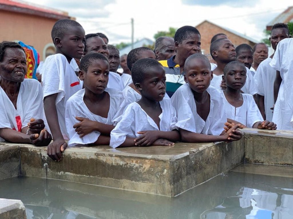 تعميد عشرات الأشخاص في إبراشية بوكوبا وغرب تنزانيا التابعة لبطريركية الإسكندرية.