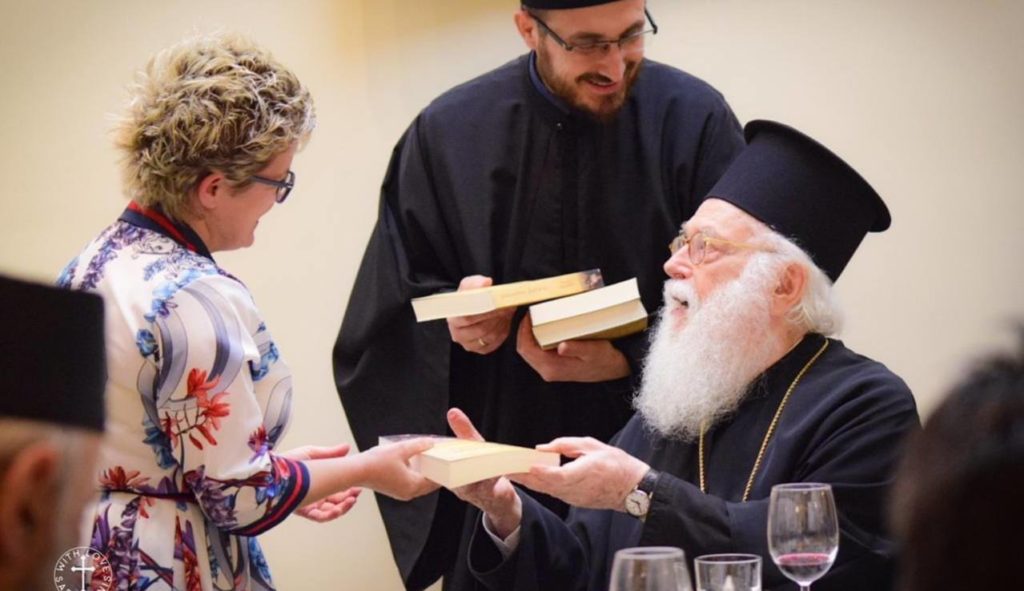 92 წლის უნეტარესი ანასტასიოსი თავისი ახალი წიგნის პრეზენტაციას დაესწრო [ფოტო]