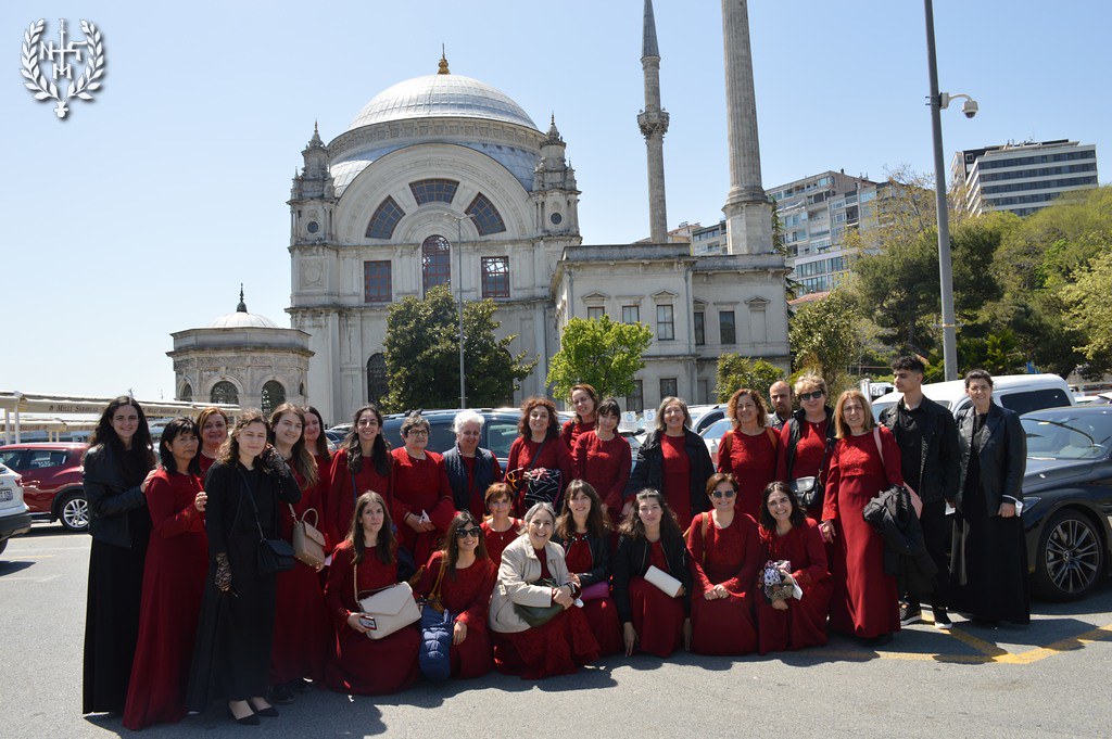 Female choir of Metropolis of Neapolis & Stavroupolis performs in Constantinople
