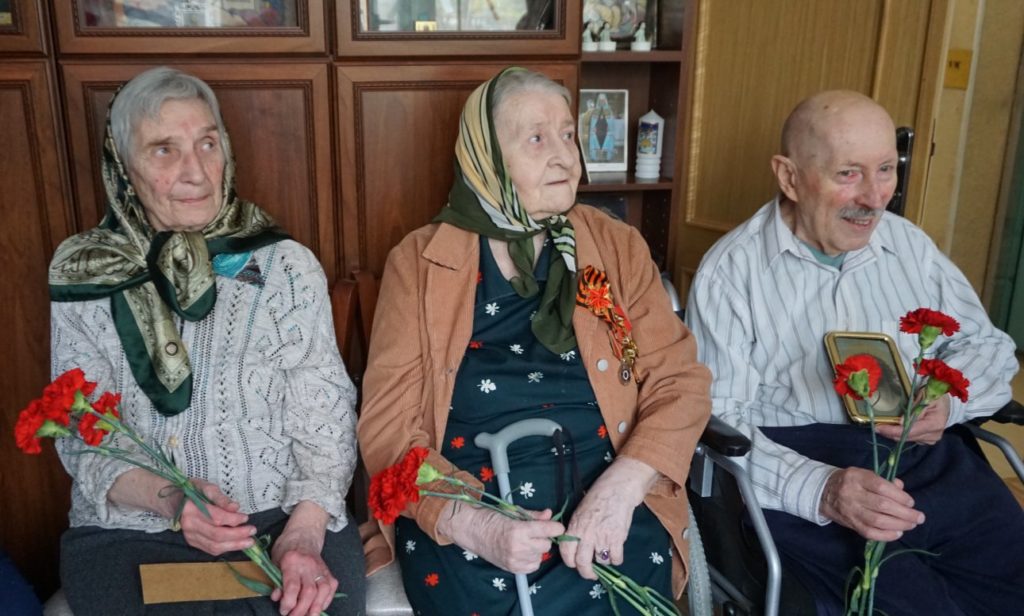 В интернате номер 2 поздравили ветеранов