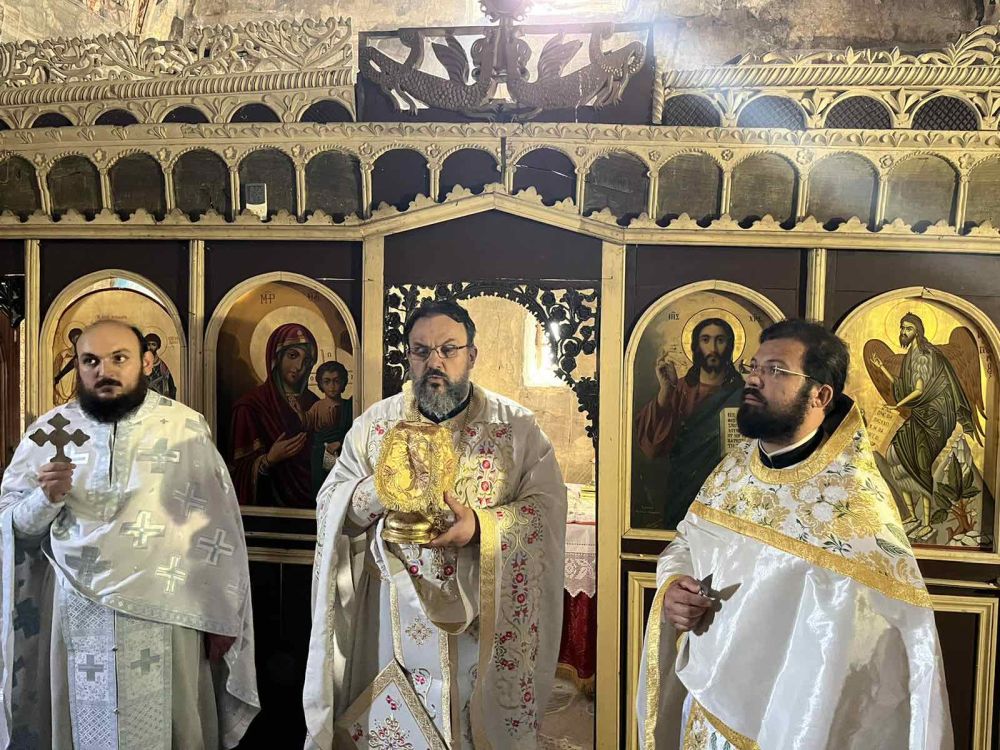 Θεία Λειτουργία στην Ιερά Μονή Αγίων Θεοδώρων Ραψάνης μετά από αναμονή ετών