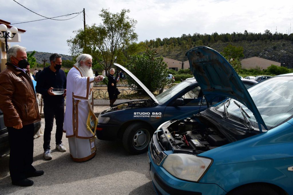 Αγιασμός οχημάτων και οδηγών στο Ναύπλιο από τον Μητροπολίτη Αργολίδος