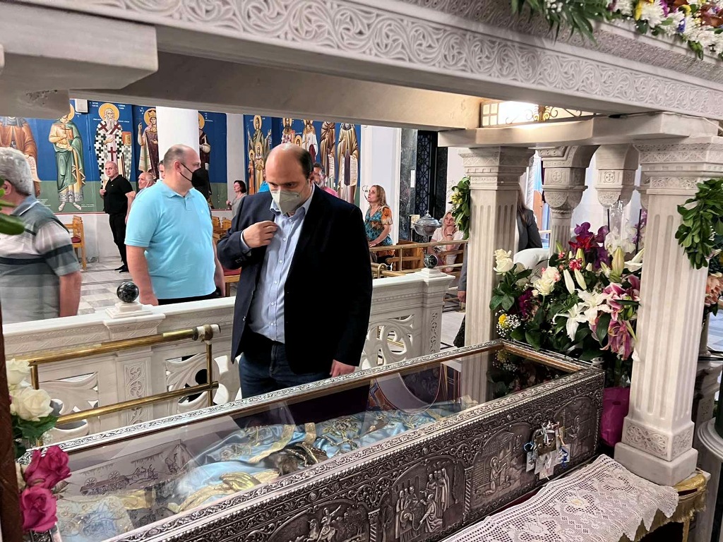 Συνεχίζεται η μεγάλη συρροή πιστών στον Όσιο Ιωάννη τον Ρώσο