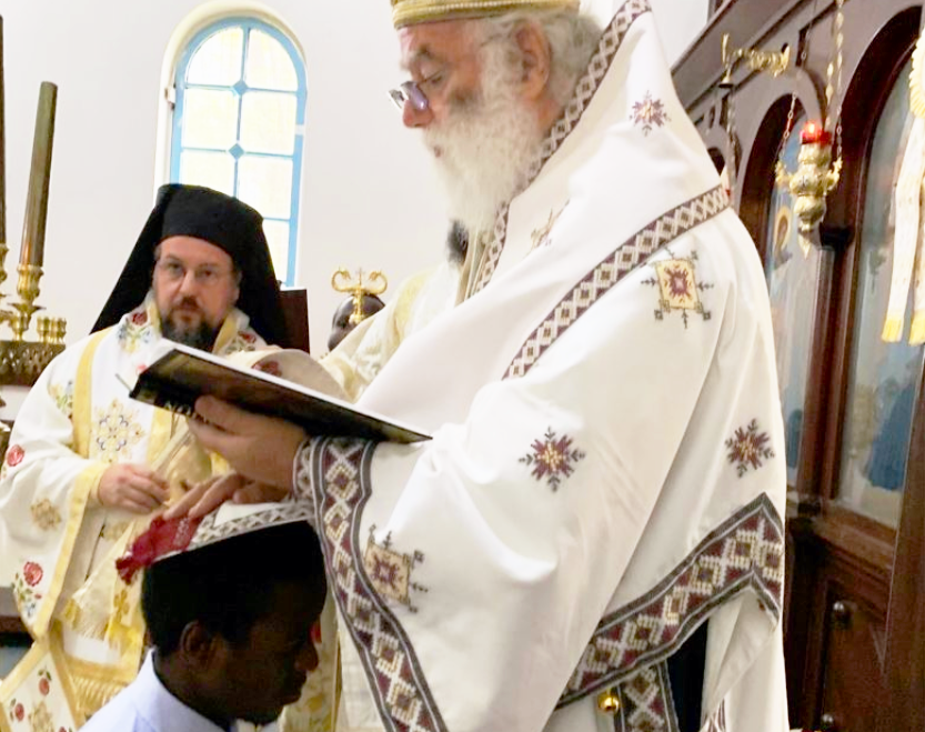 Τανζανία: Ενδύθηκε το μοναχικό ράσο με πρόβλημα στην όραση