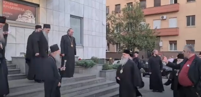 СЕРБСКИЕ И МАКЕДОНСКИЕ АРХИЕРЕИ СОВМЕСТНО СОВЕРШАТ БОЖЕСТВЕННУЮ ЛИТУРГИЮ