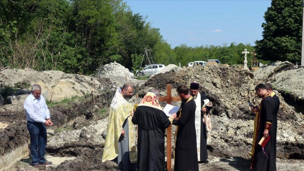 Mitropolitul Petru a aşezat piatra de temelie pentru noua biserică a Mănăstirii Teşcureni