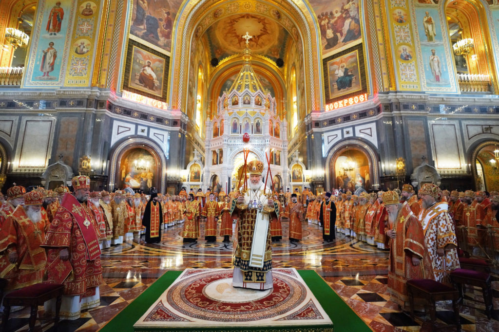 В день памяти равноапостольных Мефодия и Кирилла Предстоятель Русской Церкви совершил Литургию в Храме Христа Спасителя